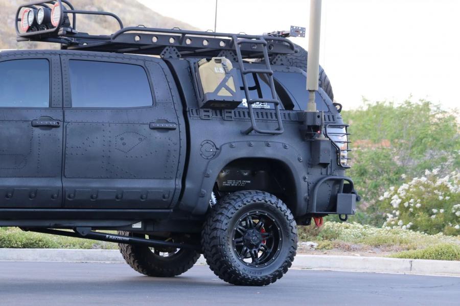 Детали экстерьера Toyota Tundra CrewMax 4x4 Zombie Apocalypse 2013 года  (фото 250 из 461)